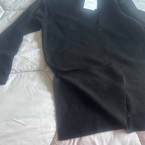 Theory Classic Black Cardigan - Picture 5 of 5